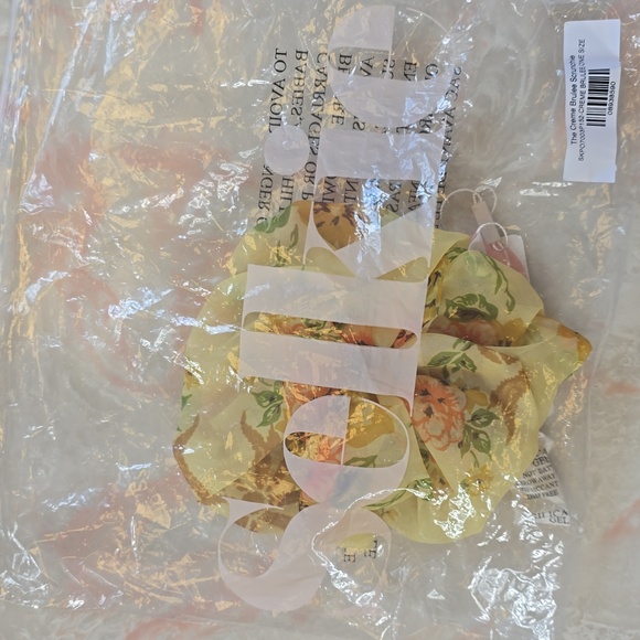 NWT Selkie The Creme Brulee Scrunchie OS Yellow - Picture 6 of 6